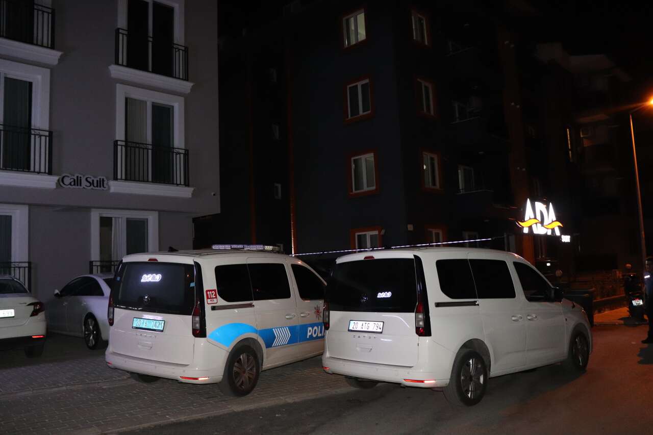 Apartta kanlı kavga! Ev arkadaşını bıçakladı 4